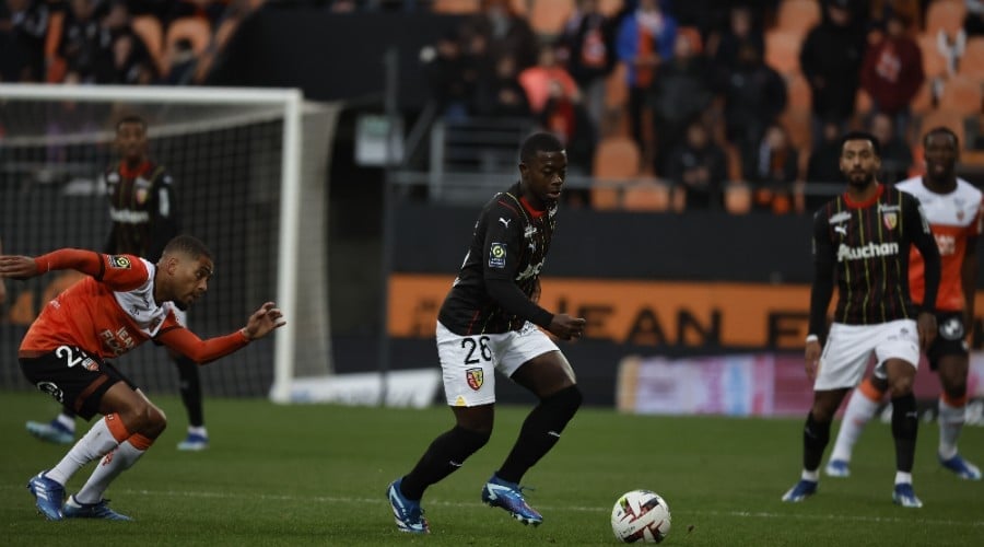 Lens upset in Lorient