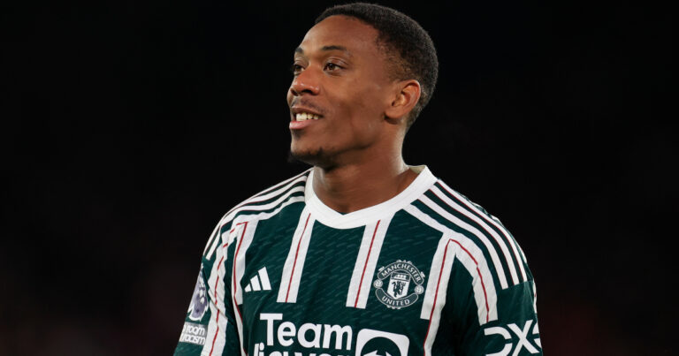 Manchester United legend opposes Martial's departure