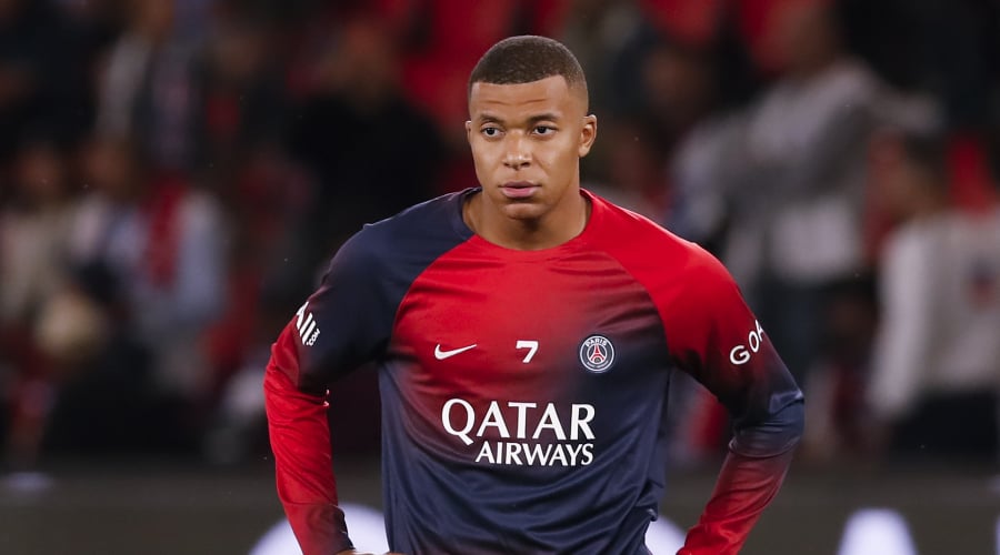 Mbappé divides his coaches