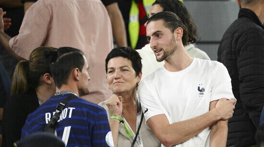 Véronique Rabiot speaks about her son's future