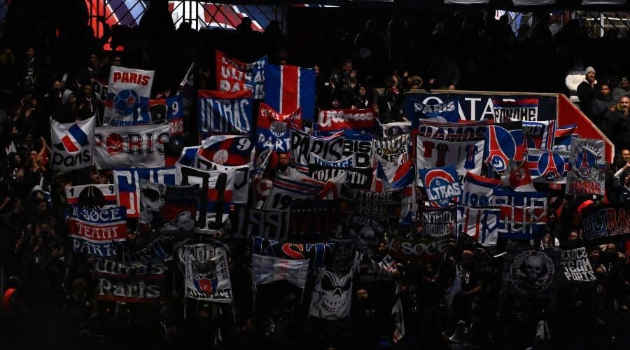 Violent clashes between Parisian and English supporters!