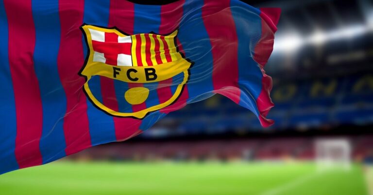 A former PSG midfielder at Barça?