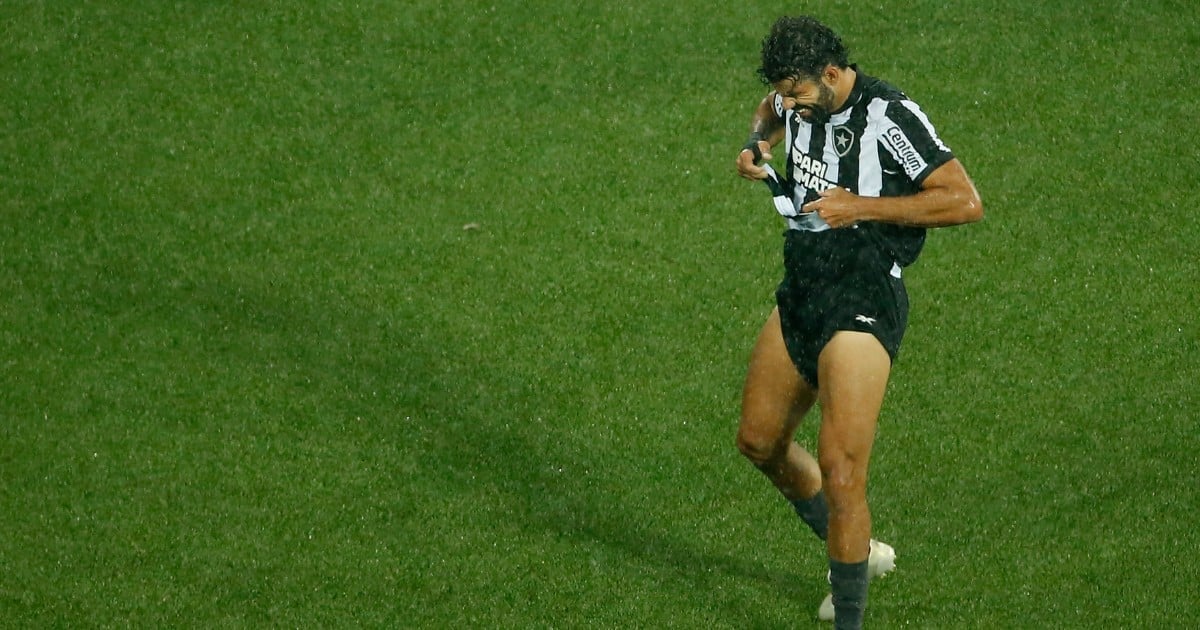 A “lack of humility” in John Textor’s club