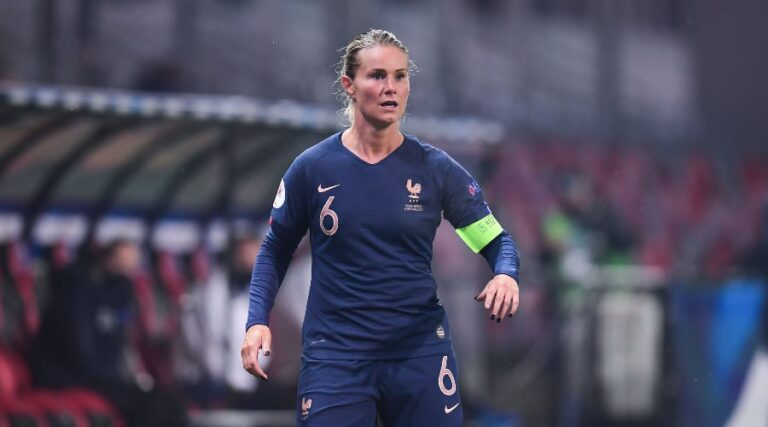 Amandine Henry dismissed