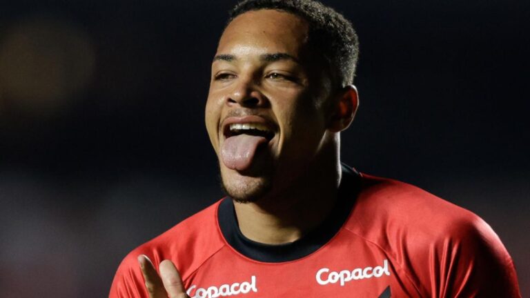 Barça's request to Vitor Roque