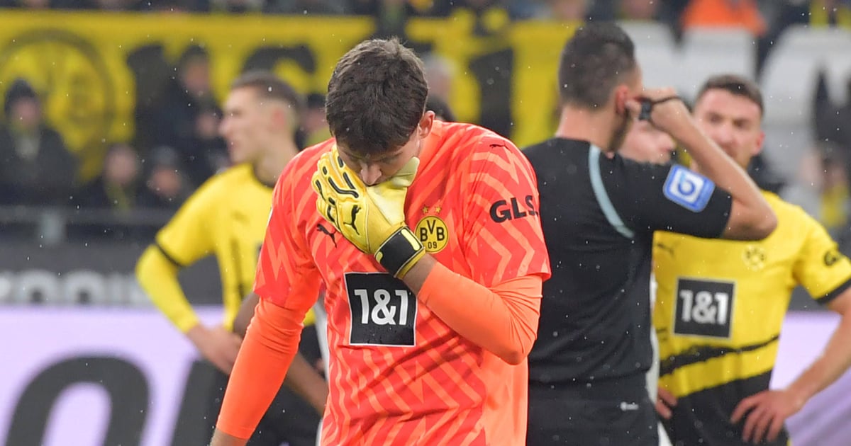Dortmund falls before PSG