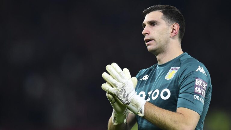 Emiliano Martinez's funny outing on Unai Emery