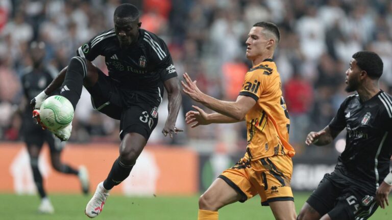 Eric Bailly returns to Villarreal