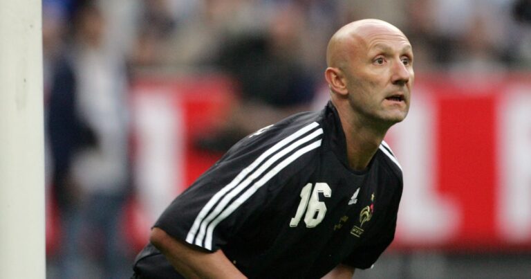 Fabien Barthez at his worst, the doctor intervenes