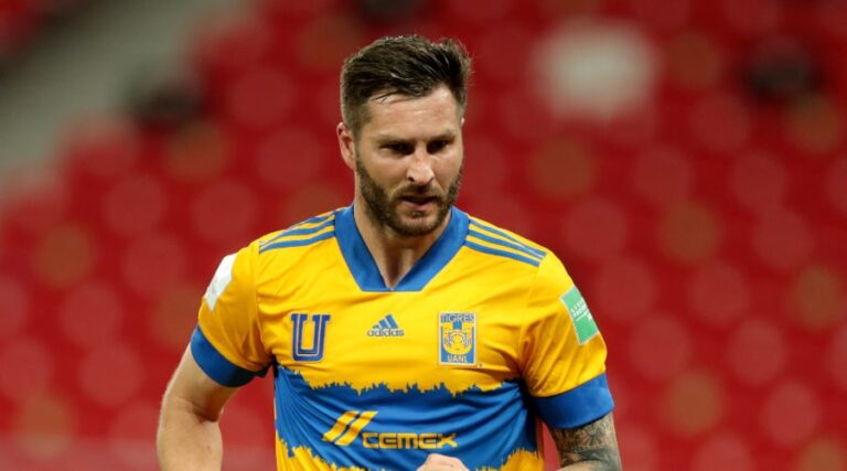 Gignac's free kick gem (video)