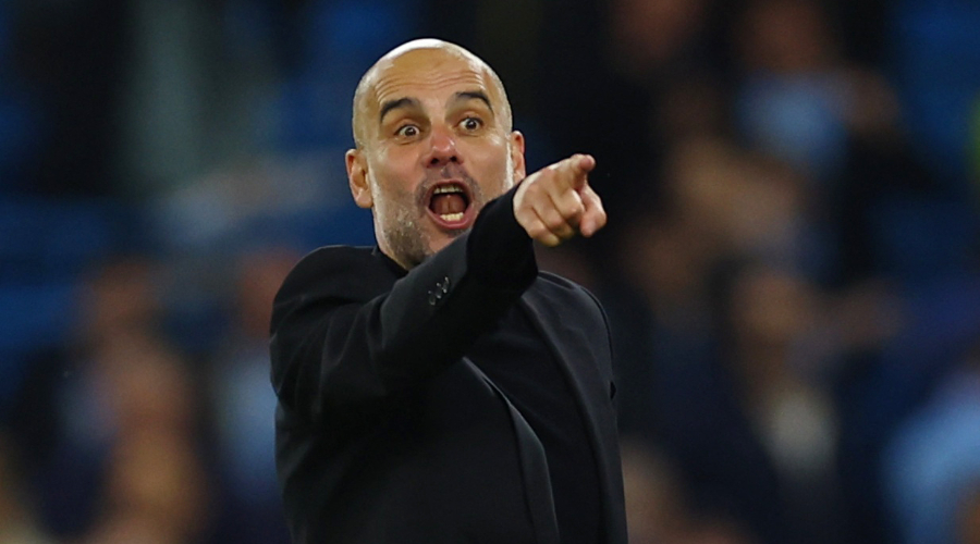 Huge clash between Guardiola and Carragher!