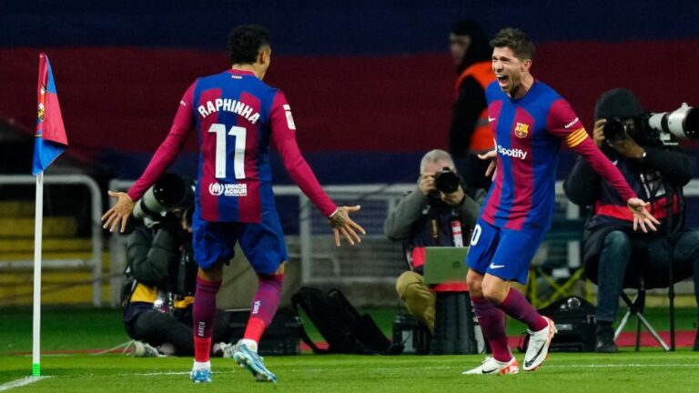 Liga: FC Barcelona revives with a painful victory against Almería