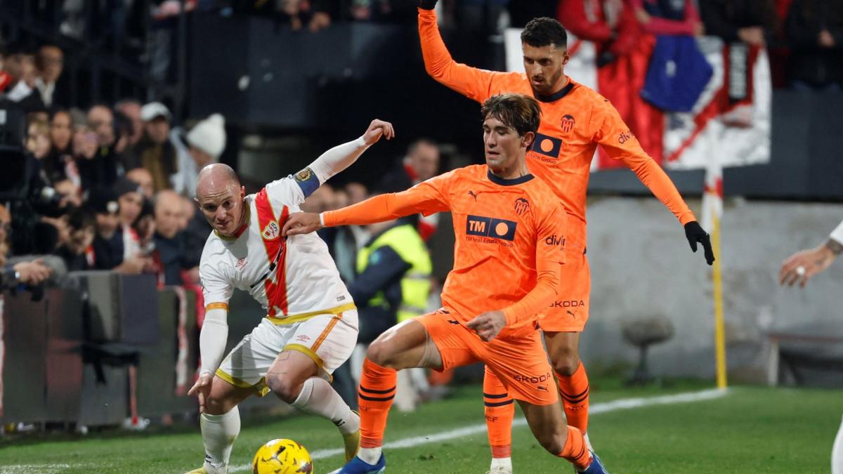 Liga: Valencia pockets a valuable victory at Rayo Vallecano