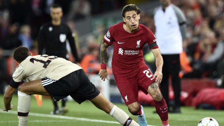 Liverpool: Jürgen Klopp confirms a fracture for Kostas Tsimikas