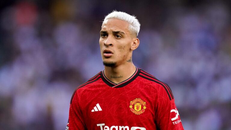 Manchester United: Antony pilloried after his new embarrassing performance