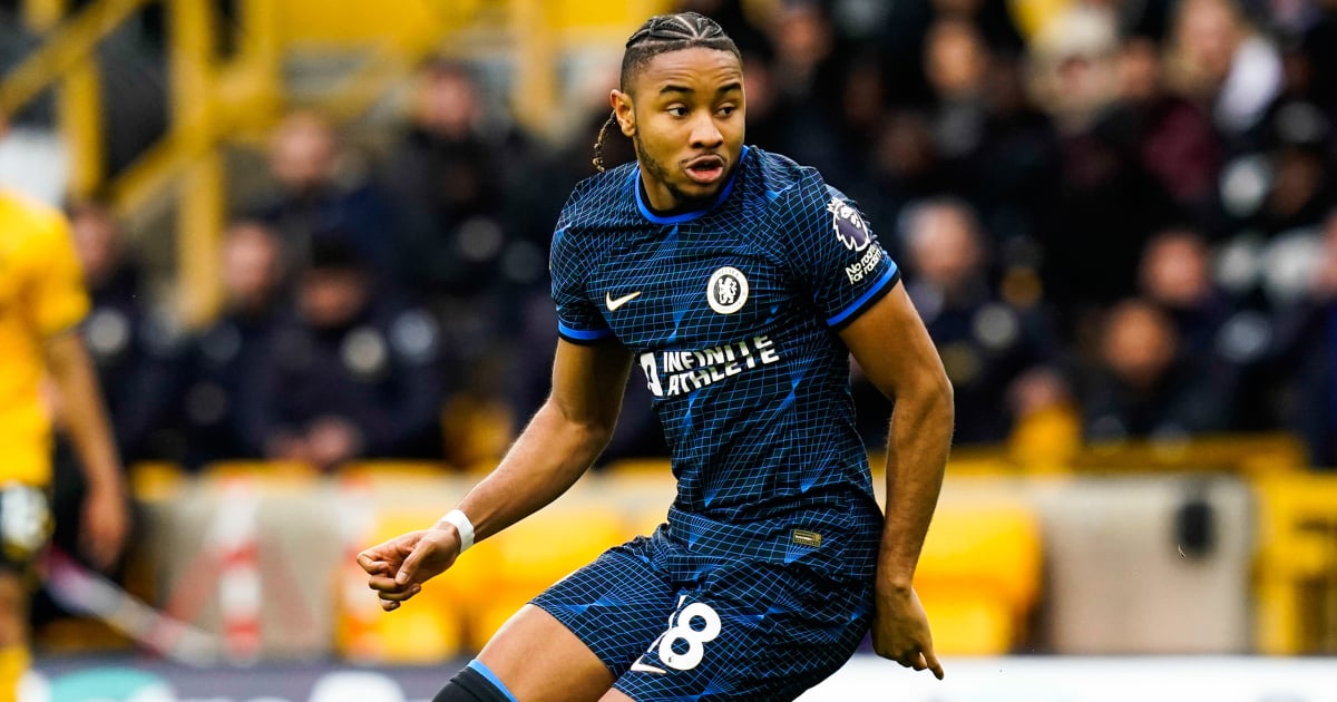 Nkunku changes position at Chelsea