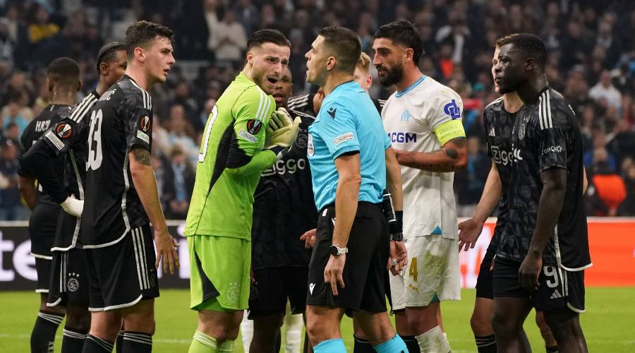 OM-Ajax: A refereeing scandal?