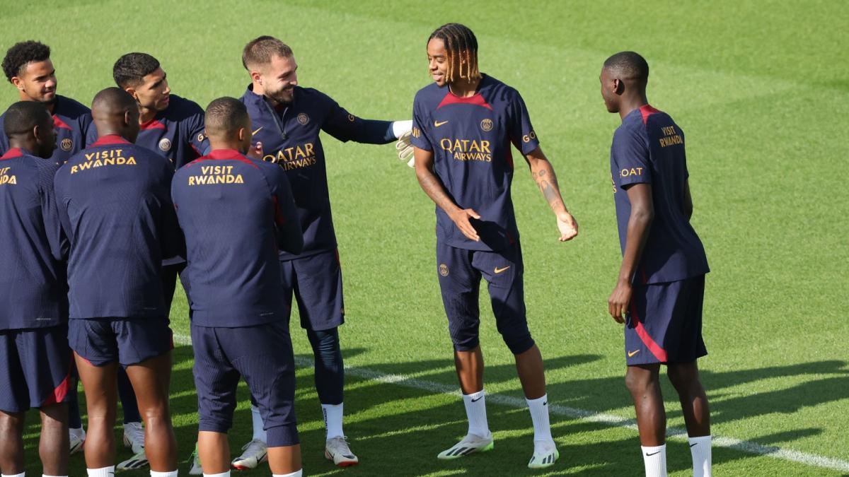 PSG: players rub their hands after drawing Real Sociedad