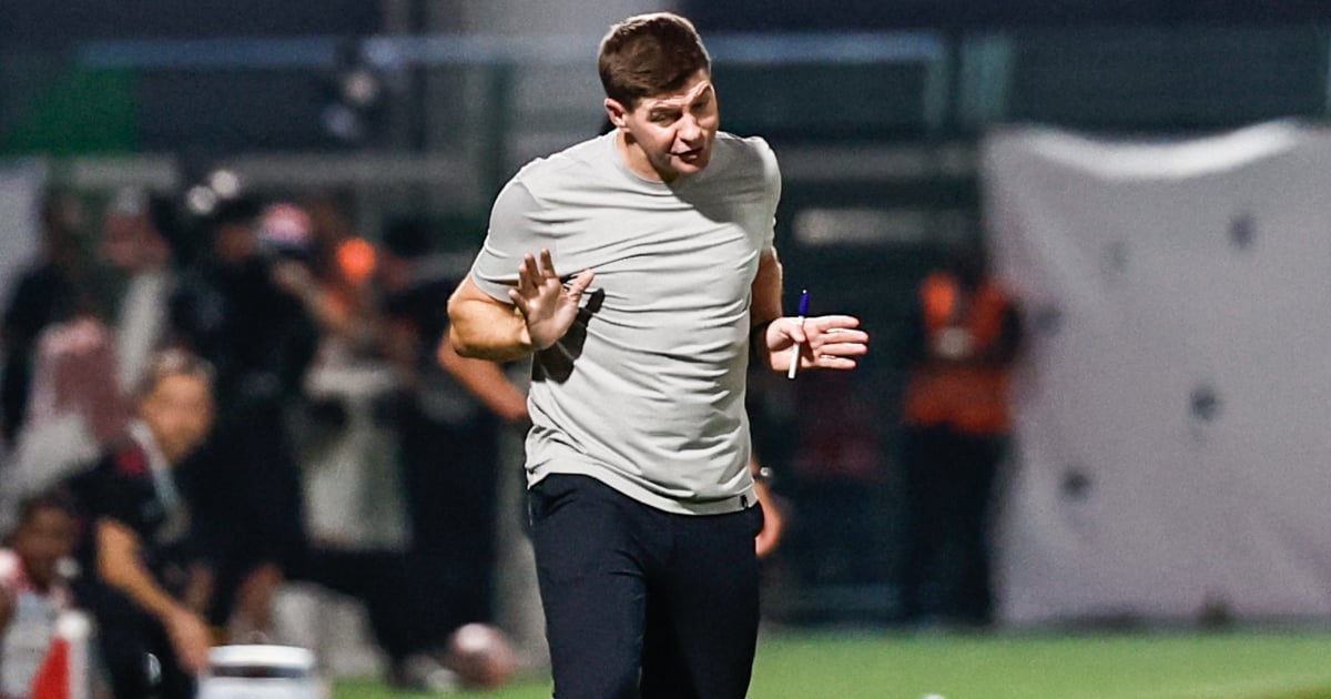 Steven Gerrard calls on his management!