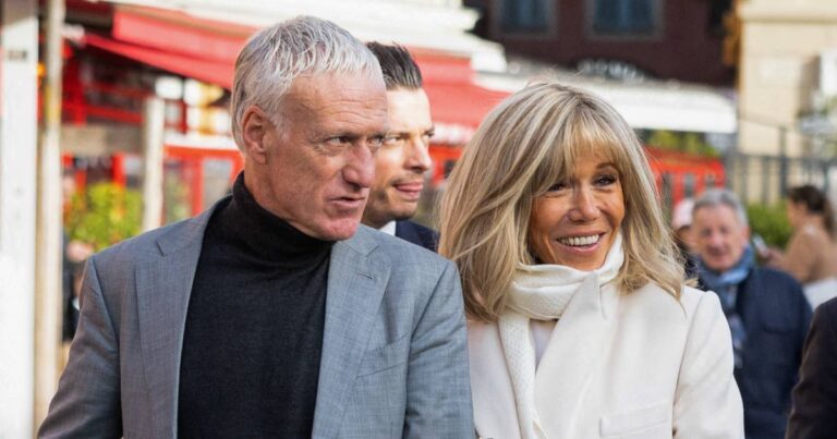 Didier Deschamps pays Brigitte Macron!