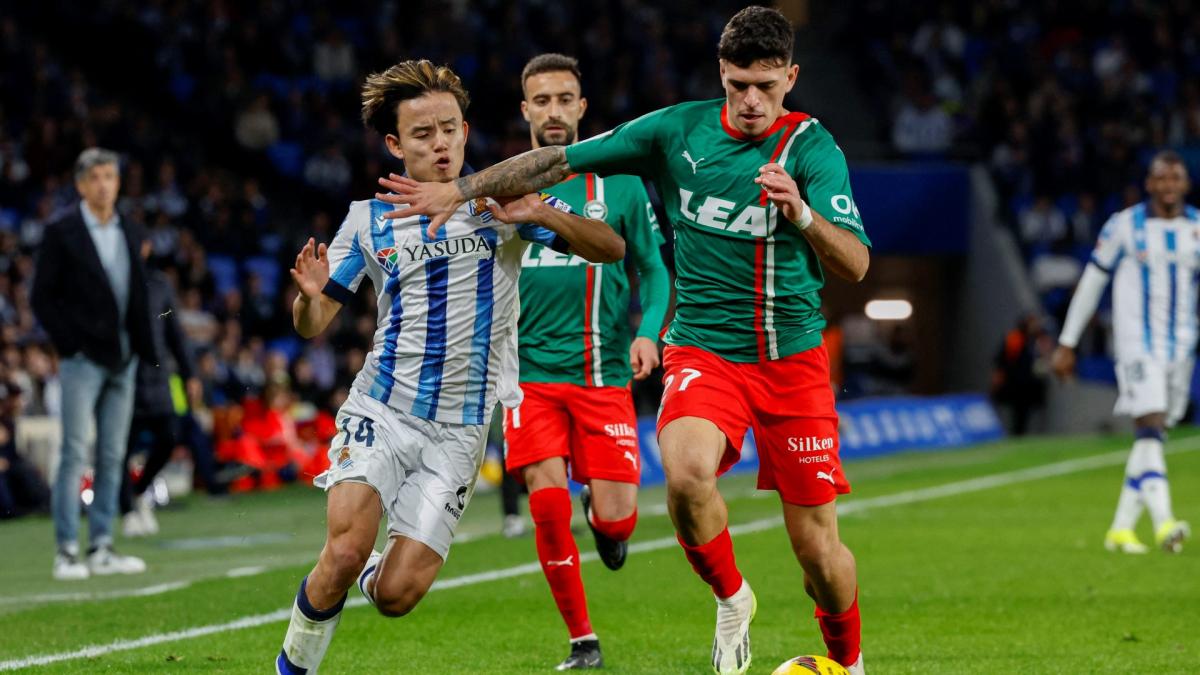 Liga: reduced to ten, Real Sociedad snatches a draw against Alavès