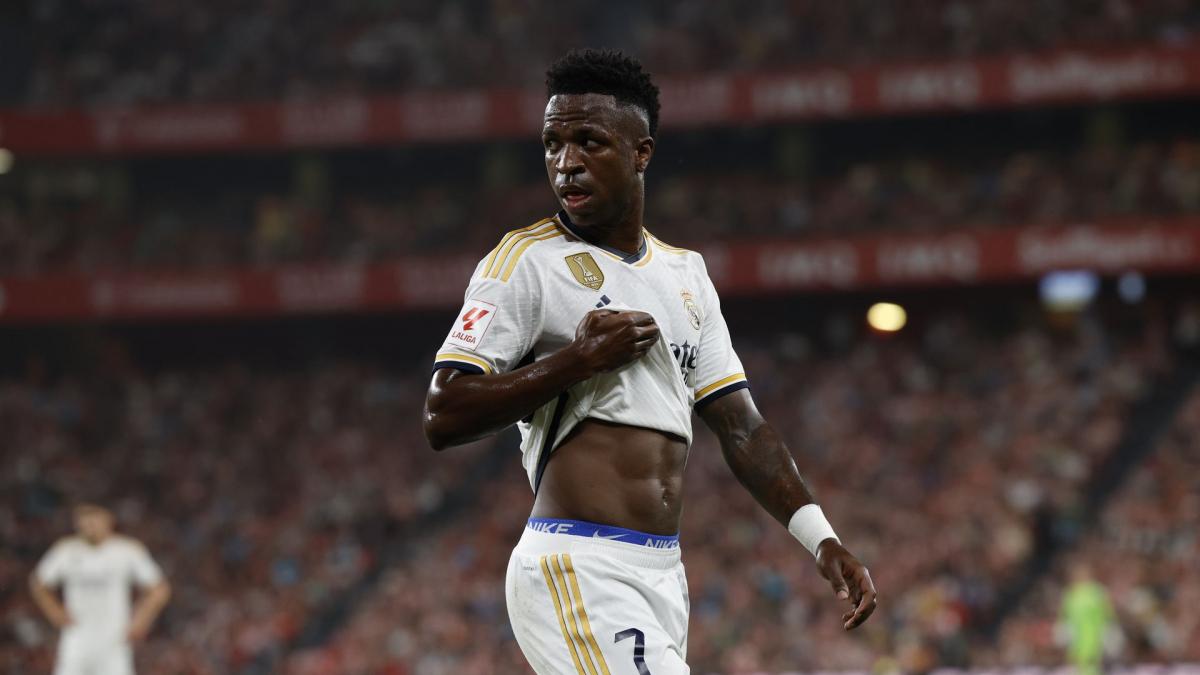 Carragher makes bold Vinicius Jr claim after stunning goal for Madrid in  City draw
