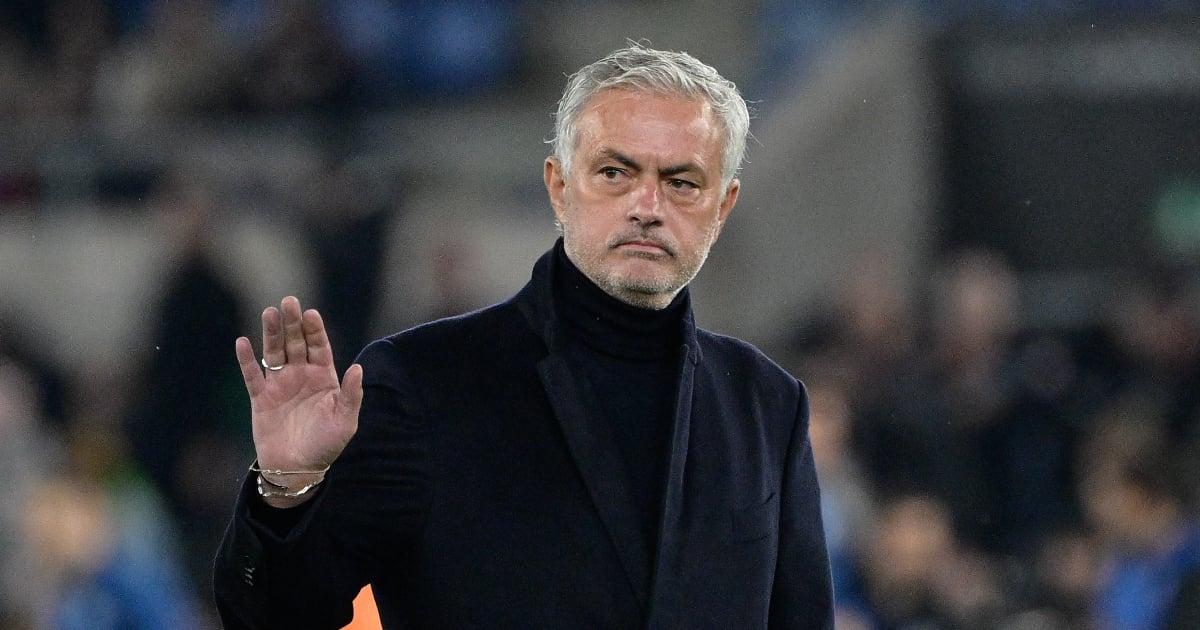 Mourinho teases Roma players