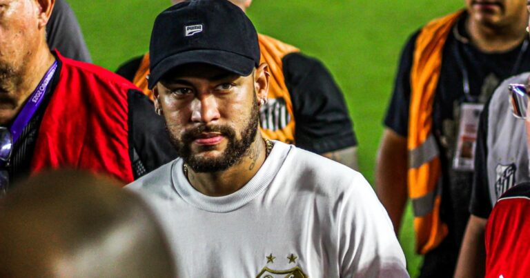Neymar is talking about him again!  This shabby act is creating a buzz