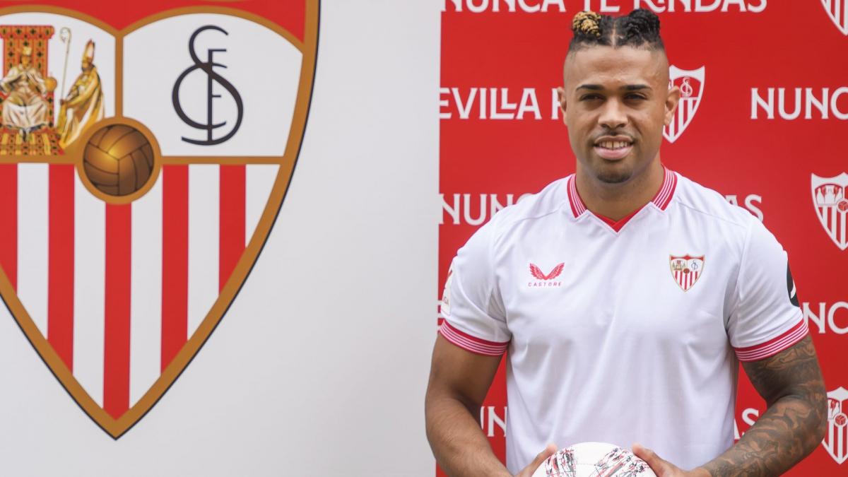 Seville: it smells scorched for the flop Mariano Diaz