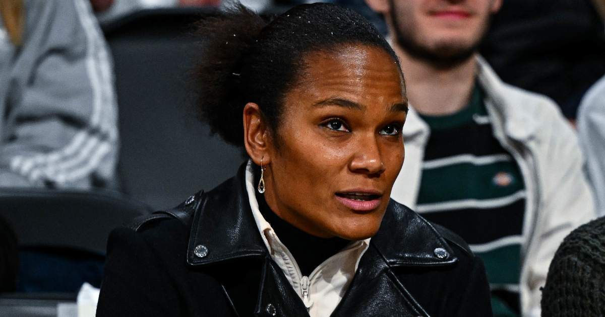 Who is Wendie Renard's mysterious companion?