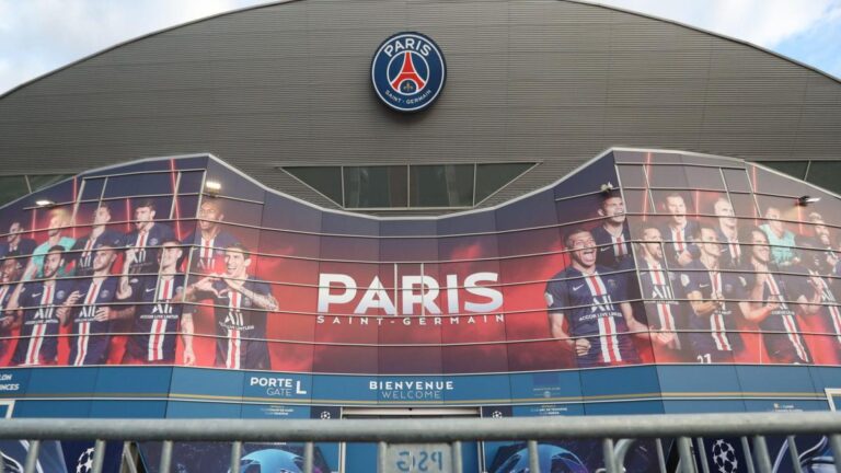 PSG: former general manager worried about change of stadium