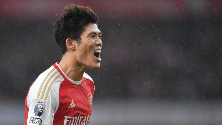 Takehiro Tomiyasu extends contract at Arsenal