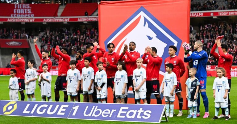 What are the salaries of Losc players?