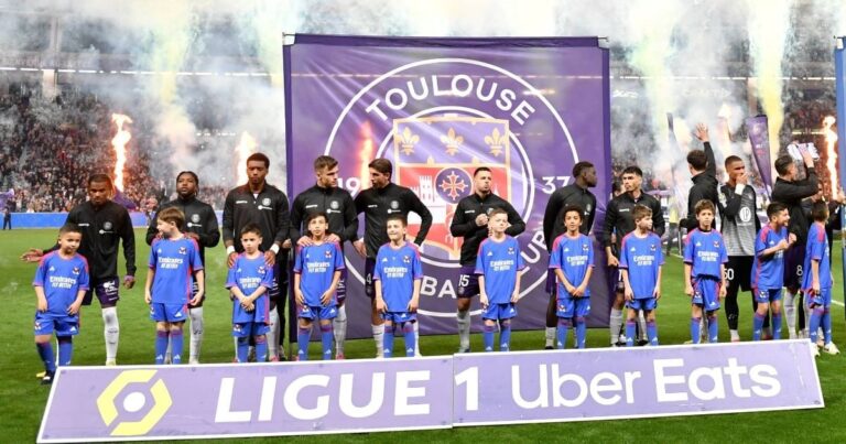 What are the salaries of Toulouse FC players?