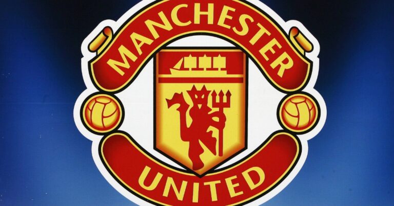 Five coaches in Manchester United's sights