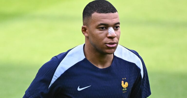 Netherlands – France: Mbappé ready to play!  A 2nd mask revealed (PHOTO)