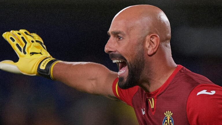 Como announces the arrival of Pepe Reina