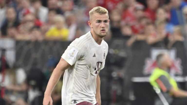 Erik ten Hag discusses the Matthijs de Ligt case