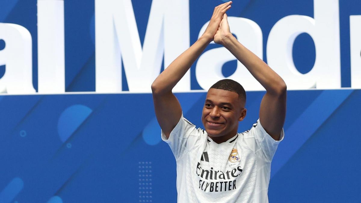 The Real Madrid locker room is already preparing a great welcome for Kylian Mbappé!