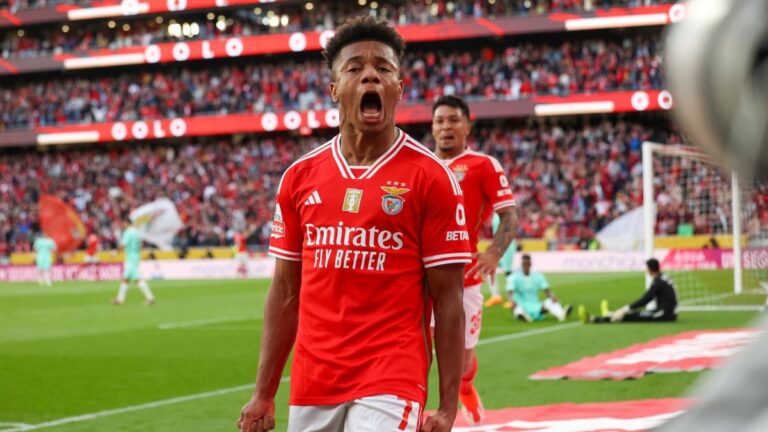 David Neres leaves Benfica for Napoli