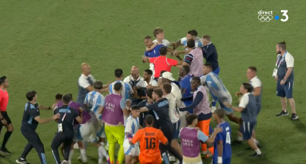 France-Argentina ends in a general brawl! (video)