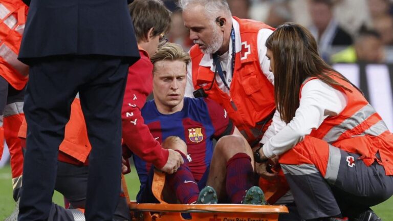 Things are not going well between Frenkie de Jong and FC Barcelona