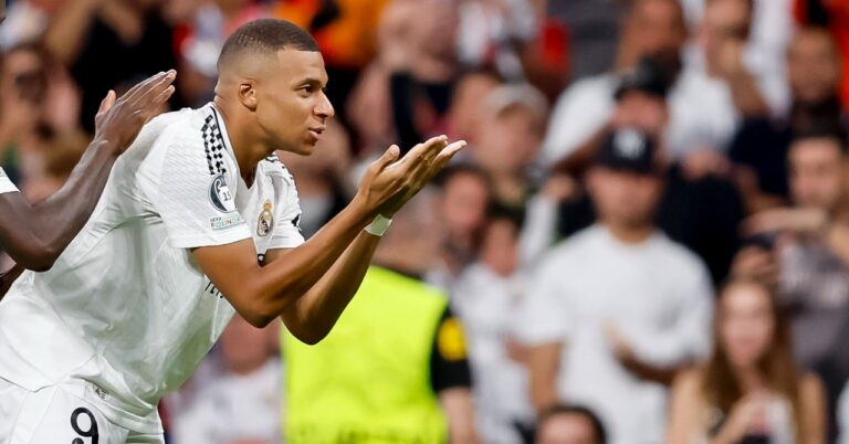 Mbappé's first goal in the Champions League! (video)