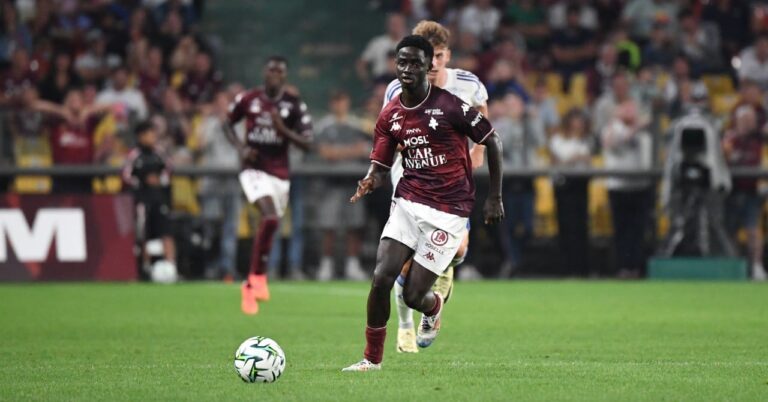 A card and the leader's place for Metz