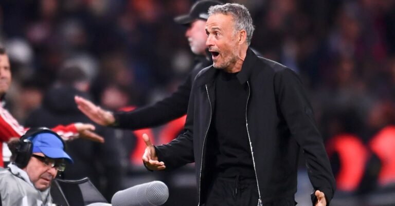 Luis Enrique makes fun of his former player!