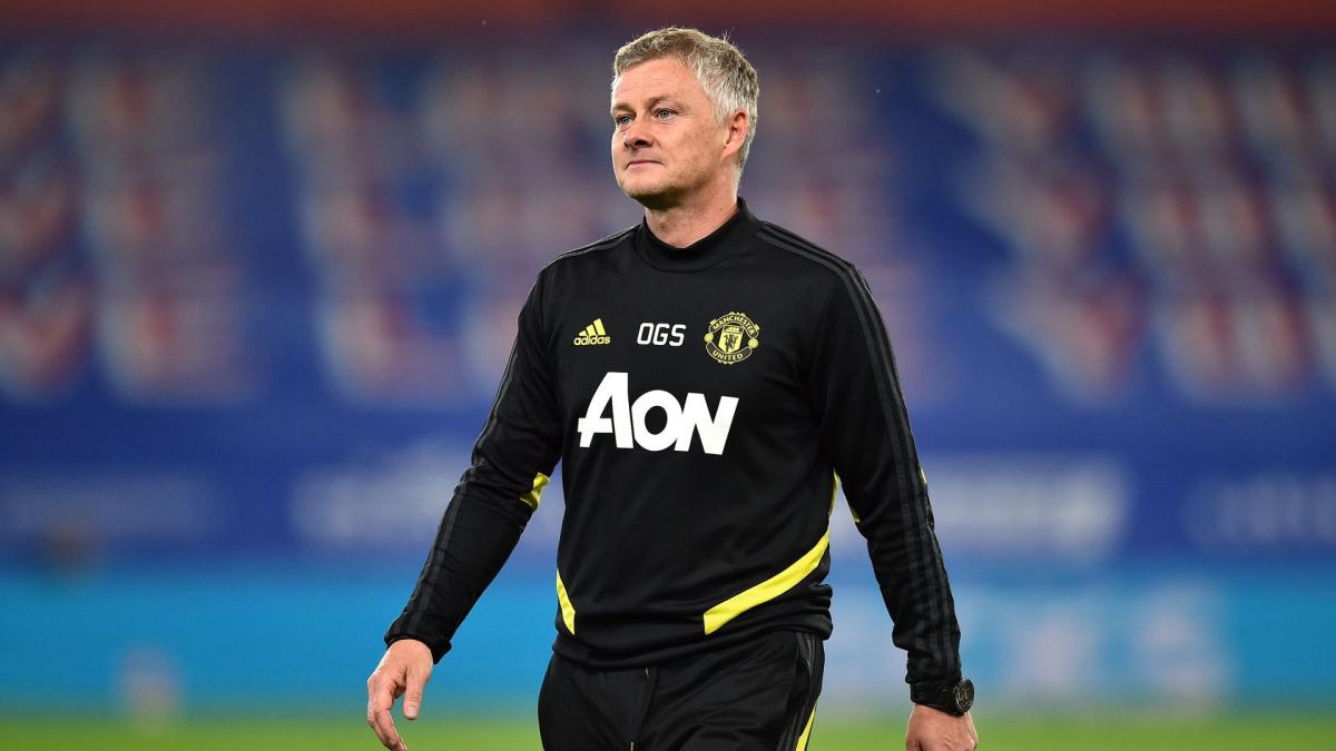 Manchester United legend positions himself to replace Erik ten Hag