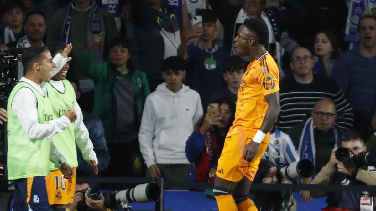 Real Madrid: Vinicius Junior gets taken down!