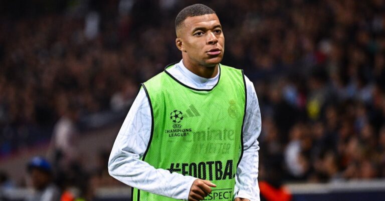 Real Madrid, the squad for Villarreal revealed, Mbappé present!