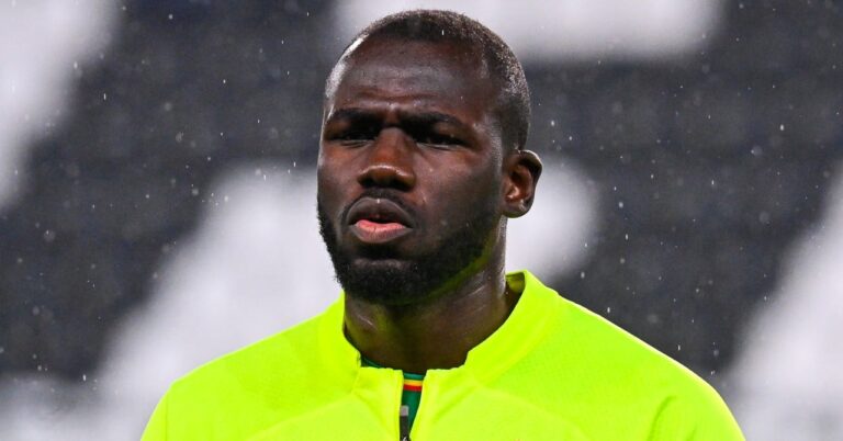 Messi or Ronaldo? Koulibaly decides and places another player at their level!