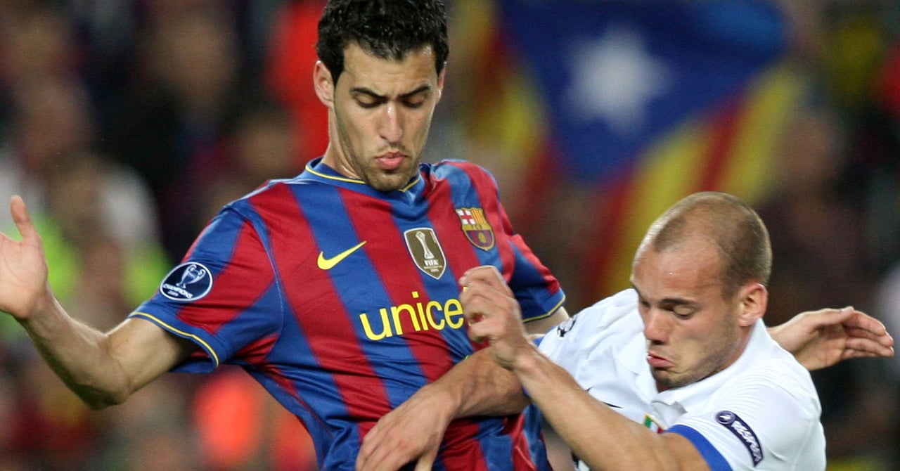 Wesley Sneijder destroys Sergio Busquets!